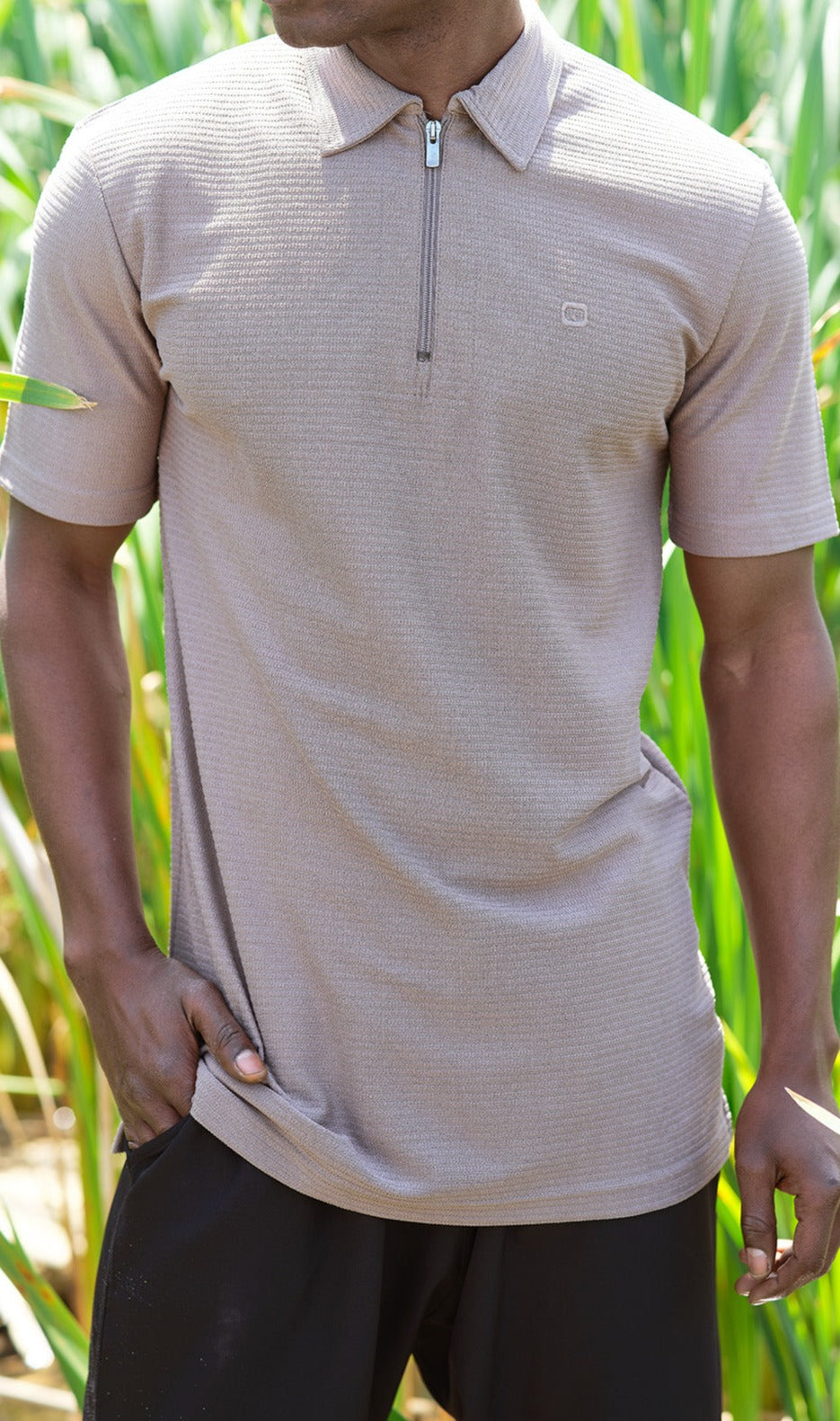  QL Relaxed Polo Zip Up S24 in Camel - QABA'IL,