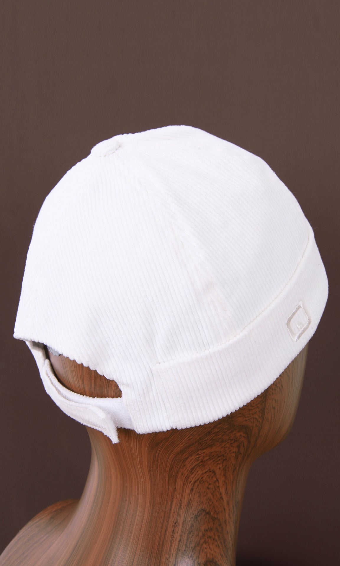 QL Velvet Docker Hat in Cream