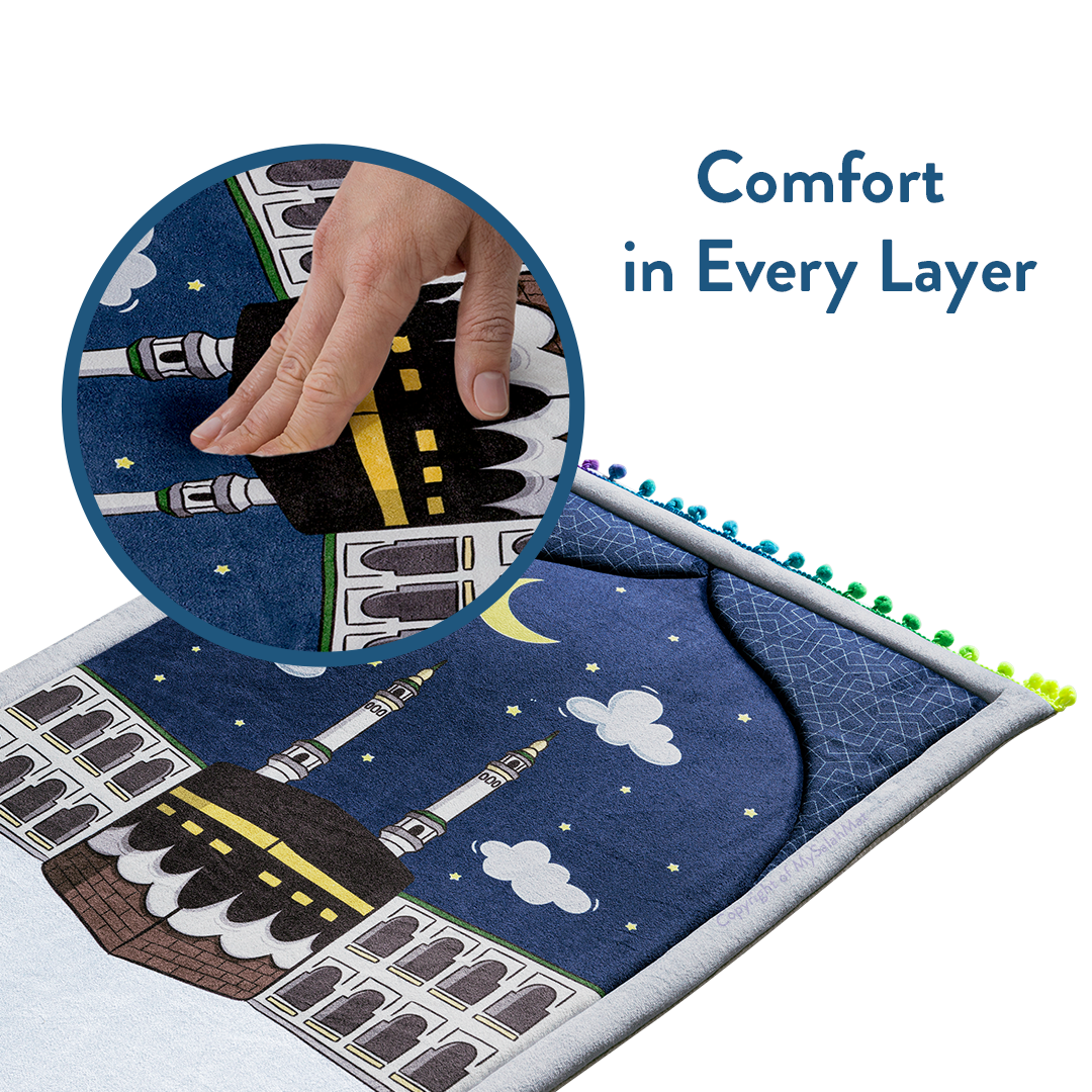 Tapis de prière bébé rembourré avec motif Midnight in Mecca par Urban Rugs UK | Un magnifique cadeau de Ramadan et d’Aïd pour vos proches
