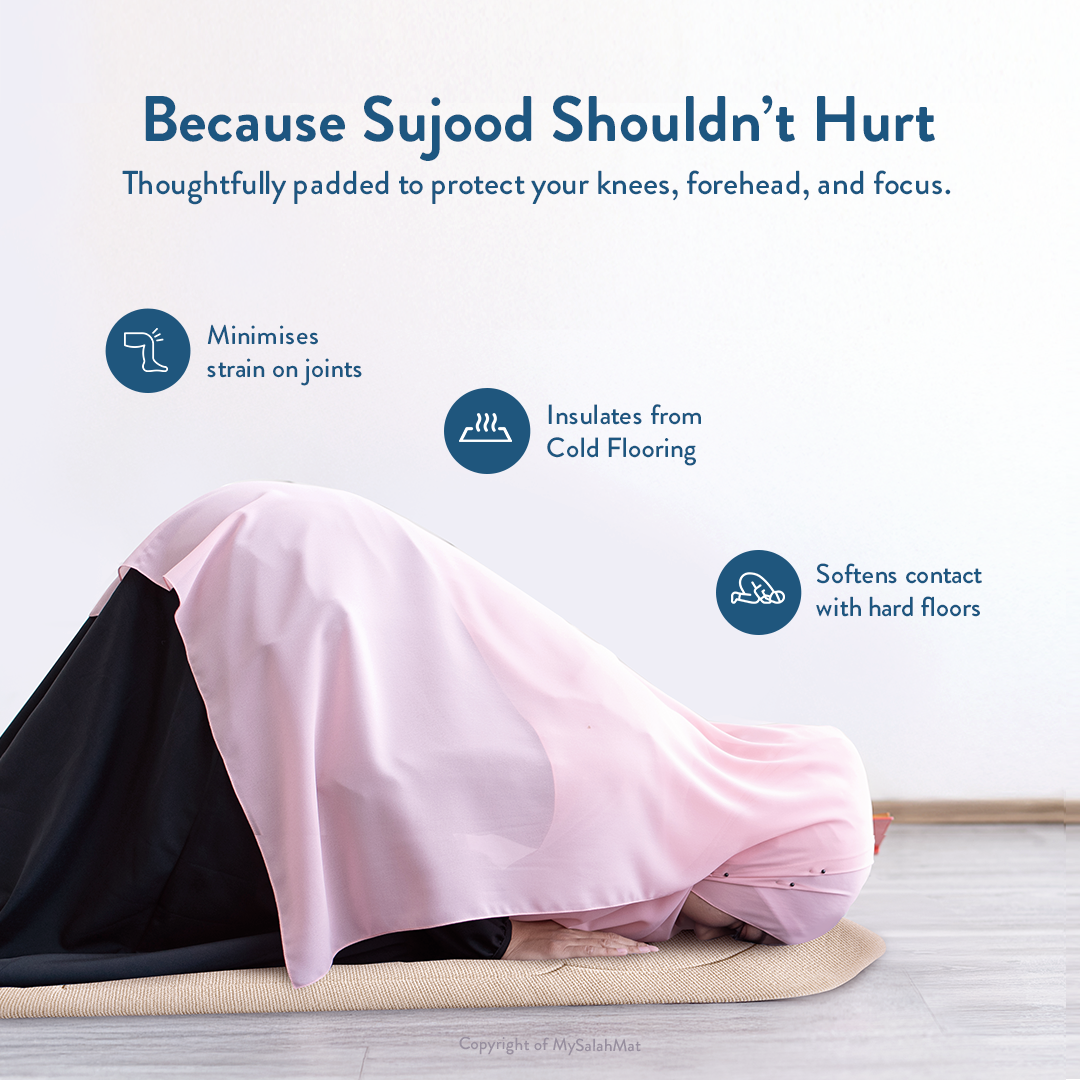 Tapis de prière rembourré avec motif arcade sable luxueux par Urban Rugs UK | Un magnifique cadeau de Ramadan et d’Aïd pour vos proches