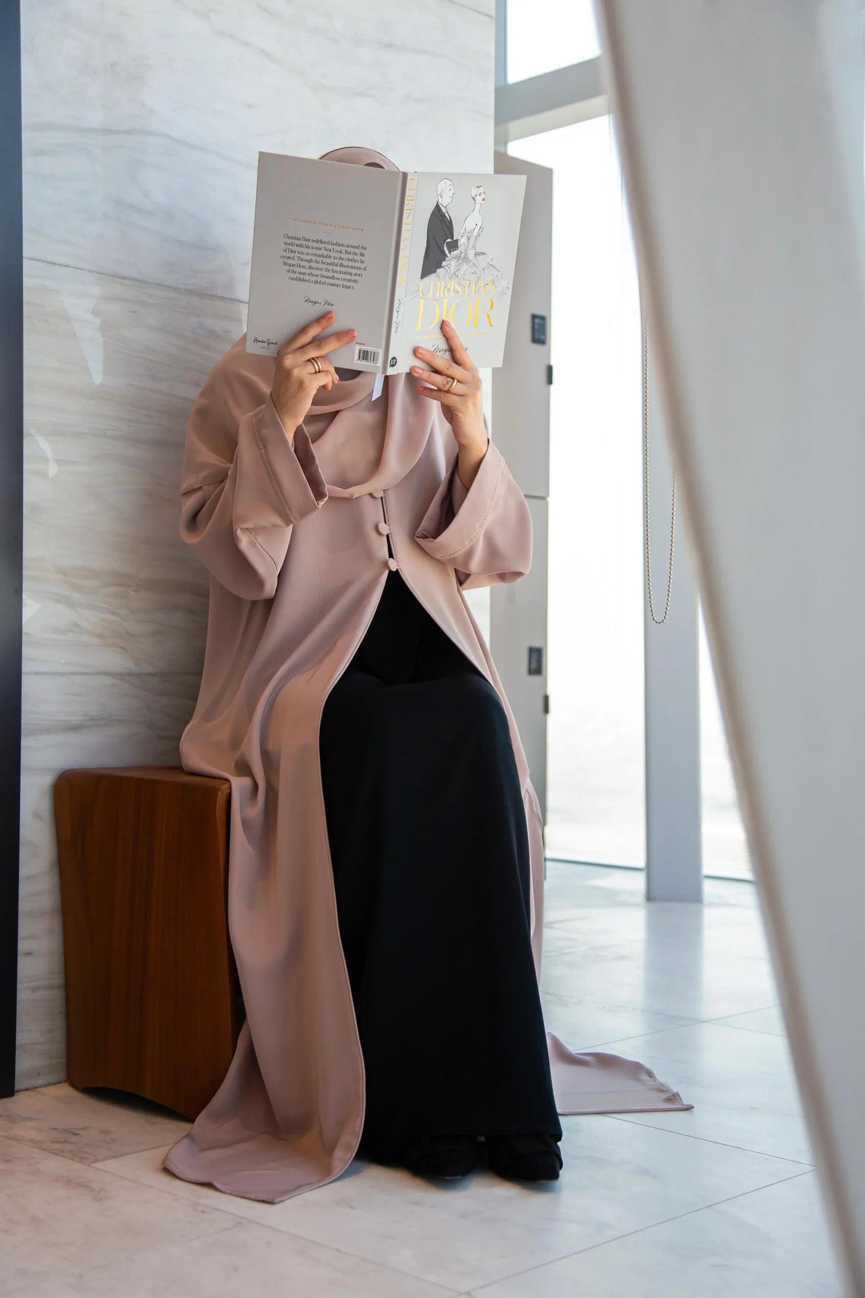 Sofia dans la taupe et le noir