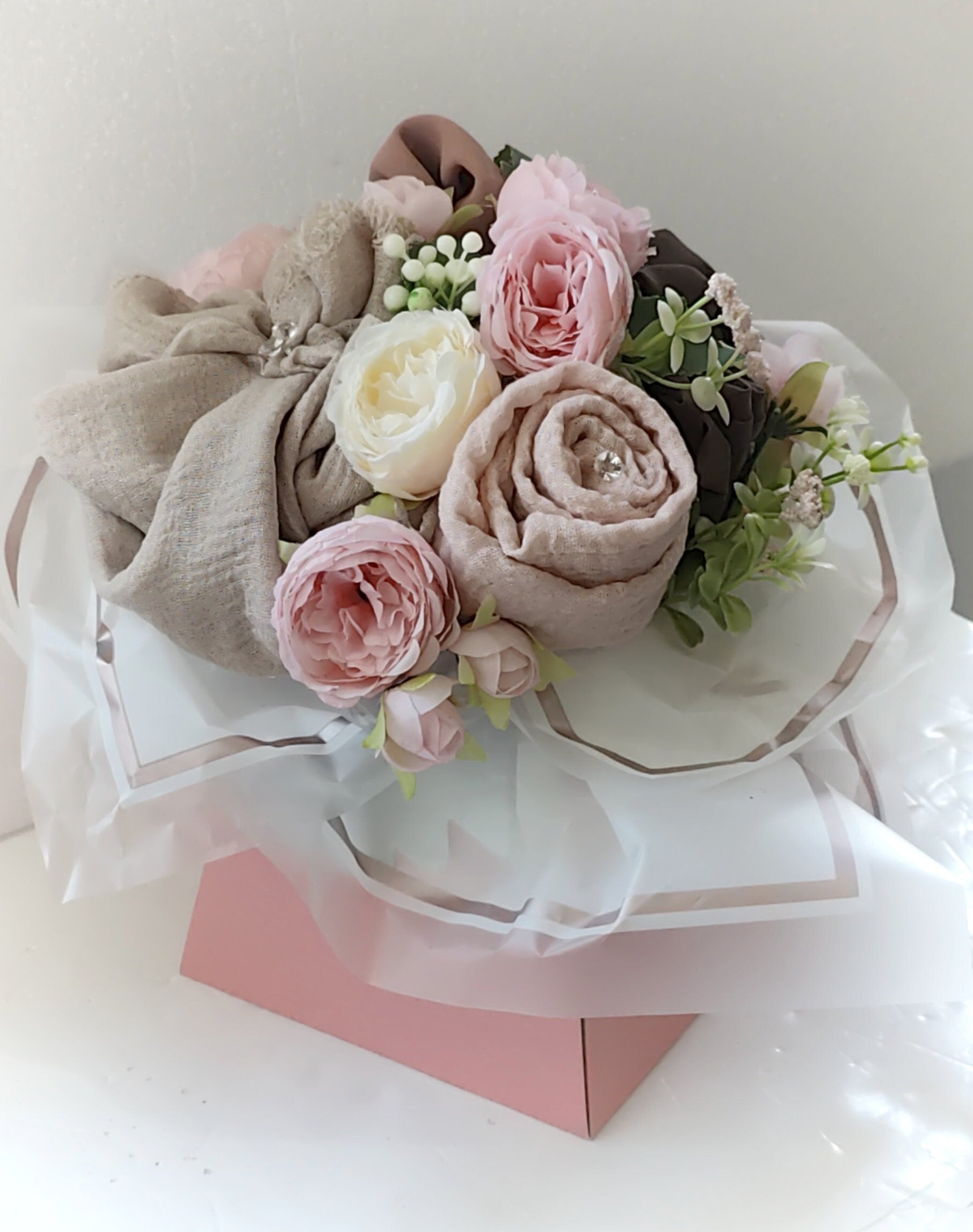  Classic Bloom Hijab Gift Bouquet Preset - Tahani Boutique,