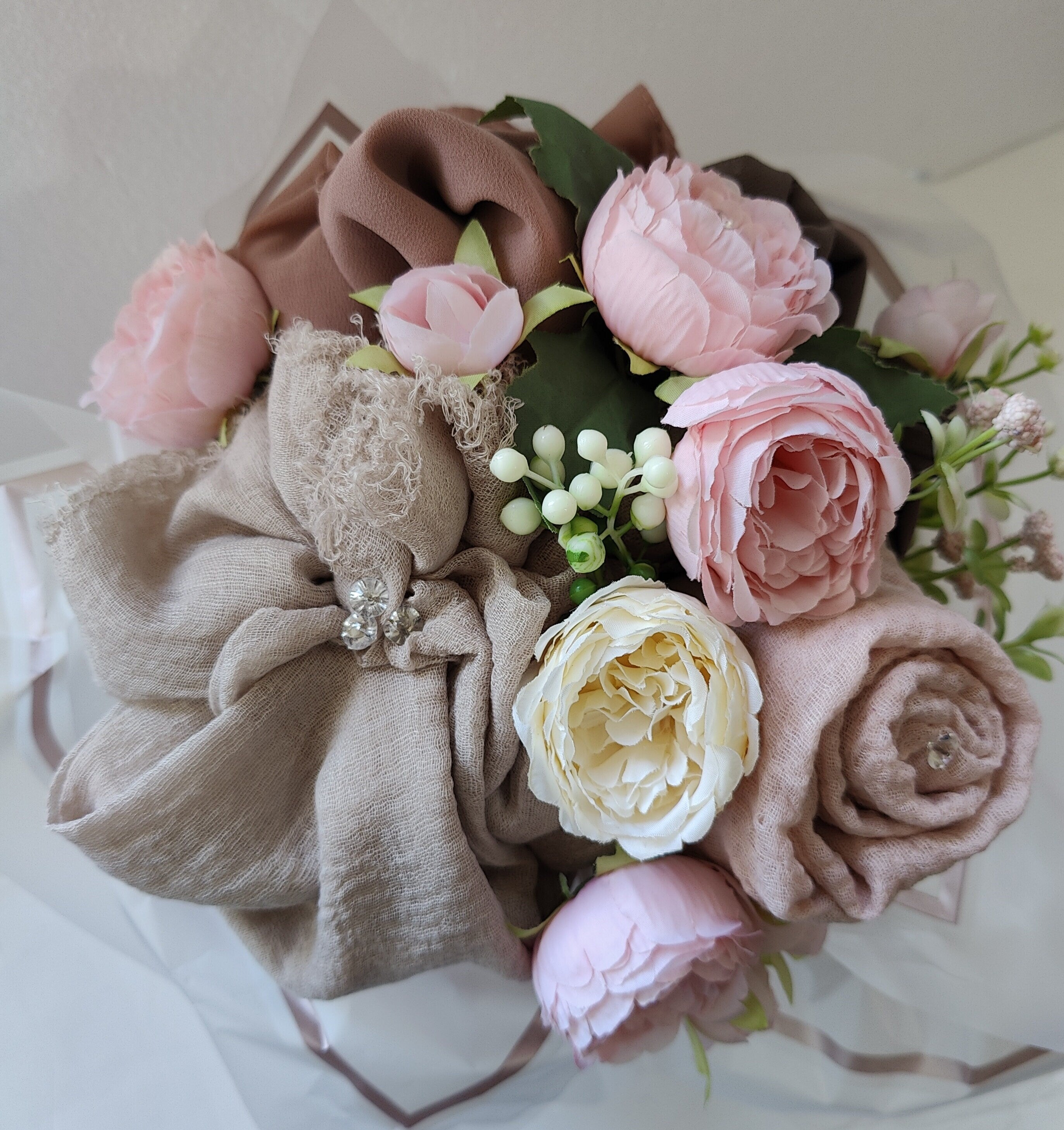  Classic Bloom Hijab Gift Bouquet Preset - Tahani Boutique,