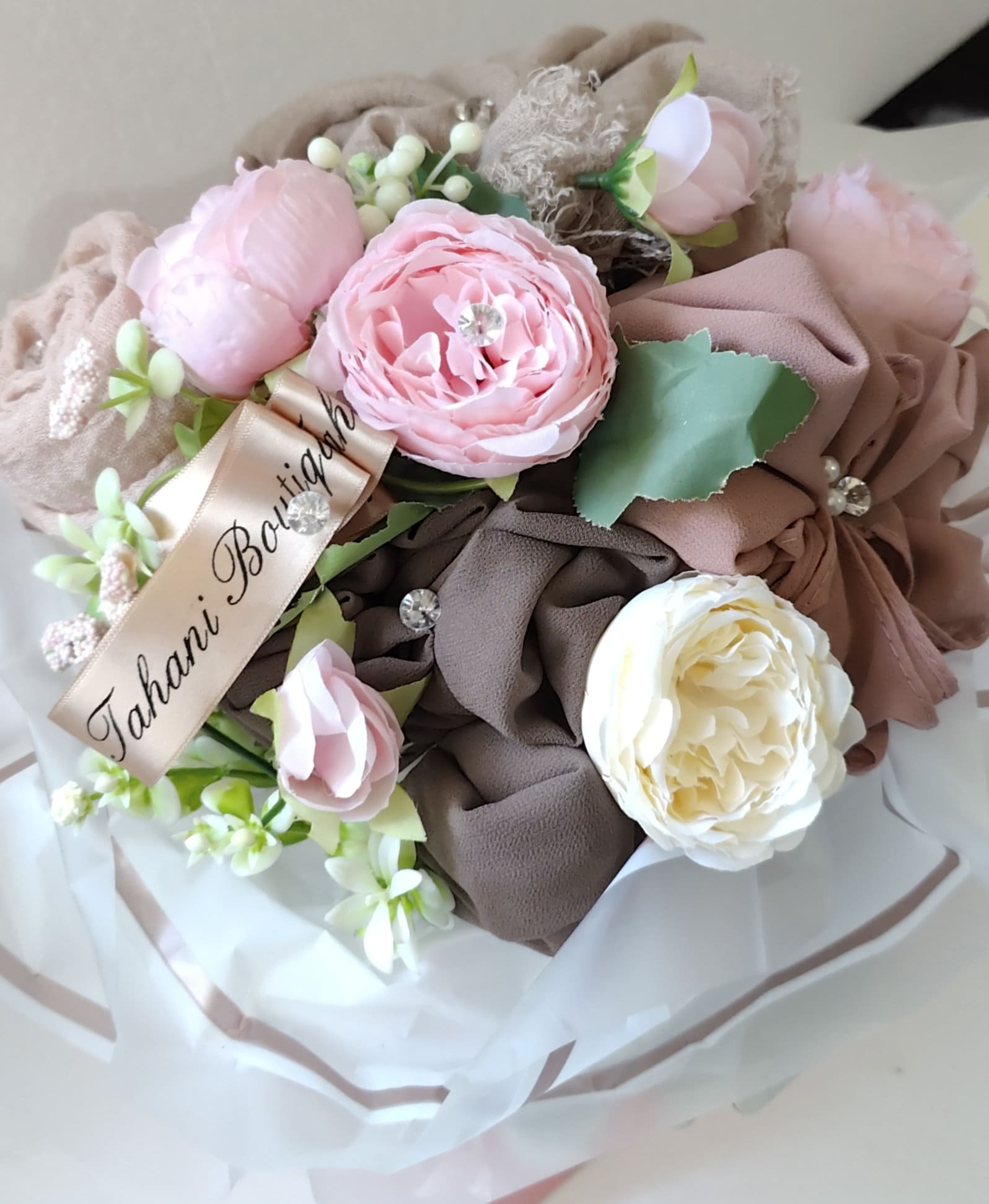  Classic Bloom Hijab Gift Bouquet Preset - Tahani Boutique,