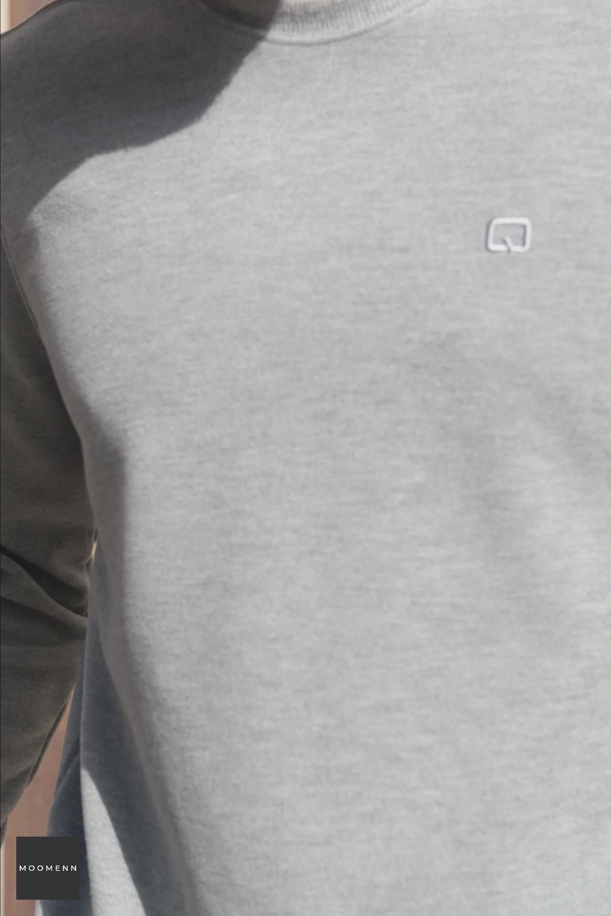 Video laden: QL Round Collar Longline Sweatshirt in Grey