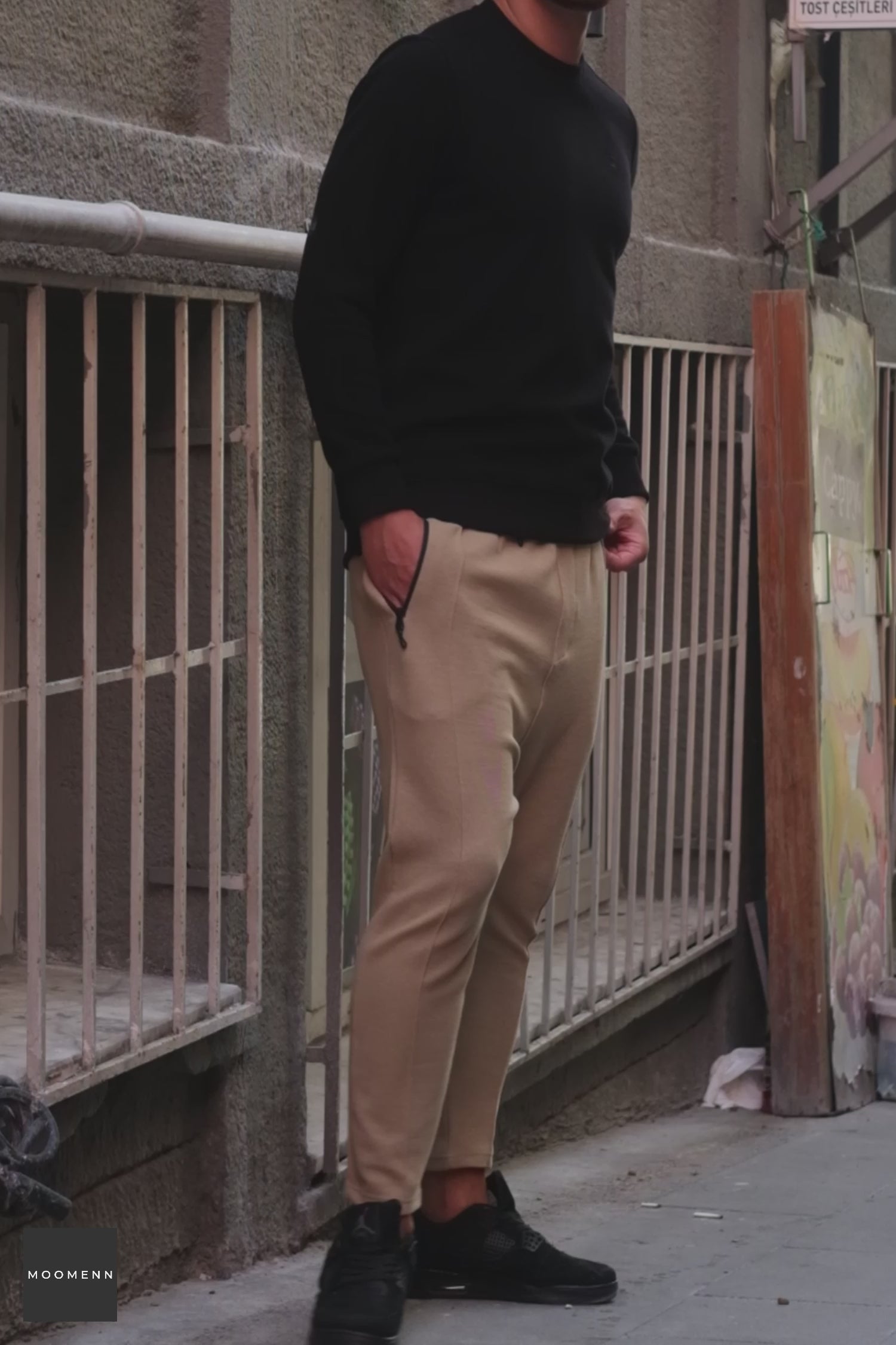 Load video: QL Relaxed Trousers City in Brown
