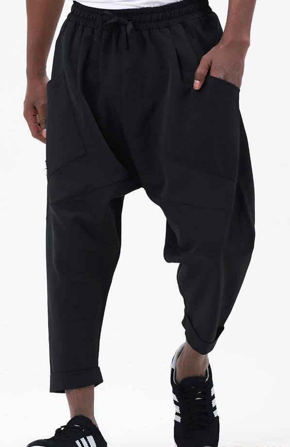 QL Design Lightweight Relaxed Fit Trousers in Black - MOOMENN