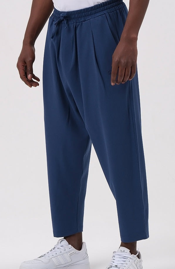 QL CLASSIK Relaxed Fit Cropped Trousers in Indigo - MOOMENN