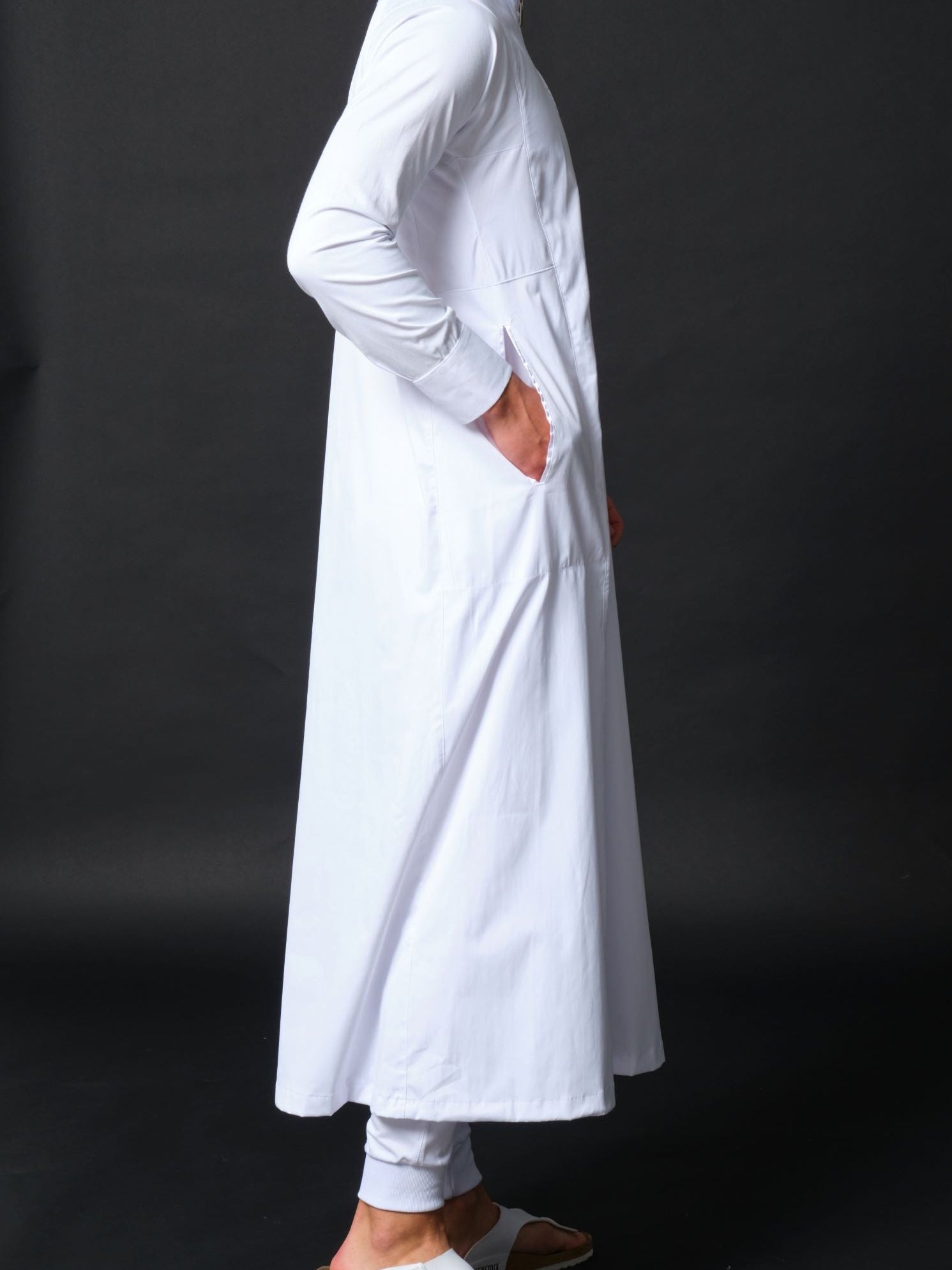  QL AMIR Smart Kamishirt Thobe in White and White - QABA'IL,